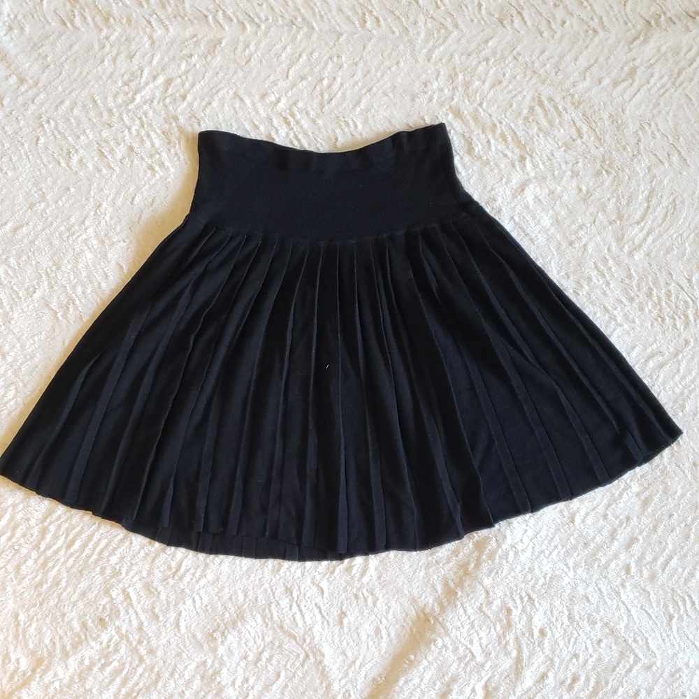 Black Wool Blend Pleated Sweater Skirt